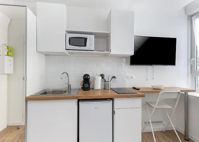 Fee Viviane شقة *